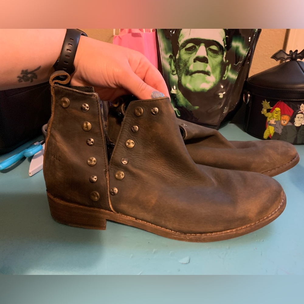 Coolway Distressed Boots